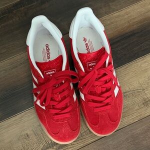 Adidas Gazelle in Red